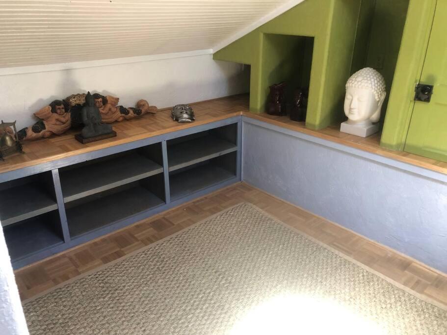 Boho Hip Bungalow In Old ビスビー エクステリア 写真